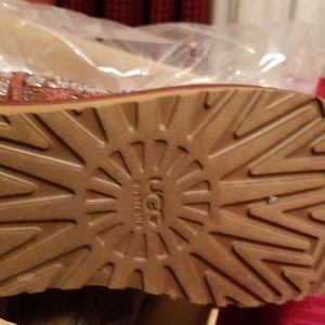 UGG BOOTS